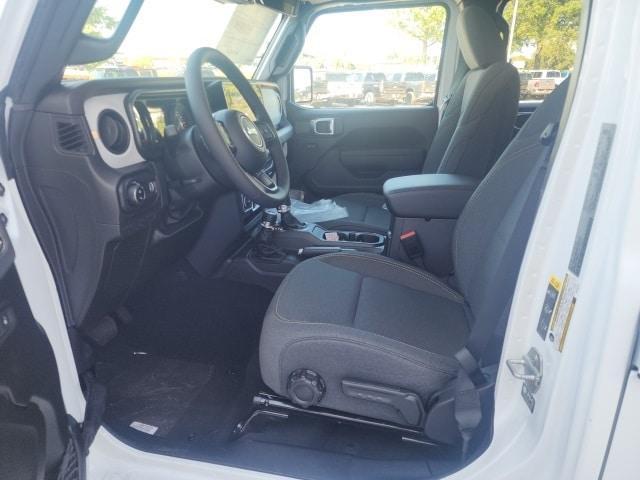 new 2025 Jeep Gladiator car, priced at $46,311
