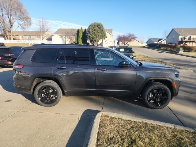 new 2025 Jeep Grand Cherokee L car, priced at $42,834