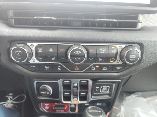 new 2025 Jeep Gladiator car, priced at $47,905