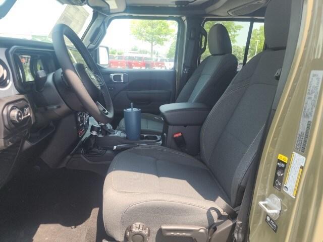 new 2025 Jeep Gladiator car, priced at $47,905