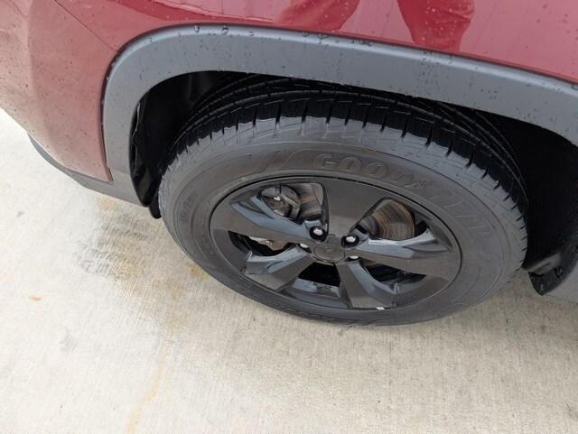 used 2019 Jeep Cherokee car, priced at $15,775