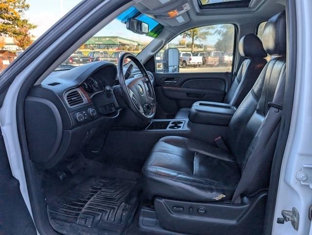 used 2012 Chevrolet Suburban car, priced at $5,995