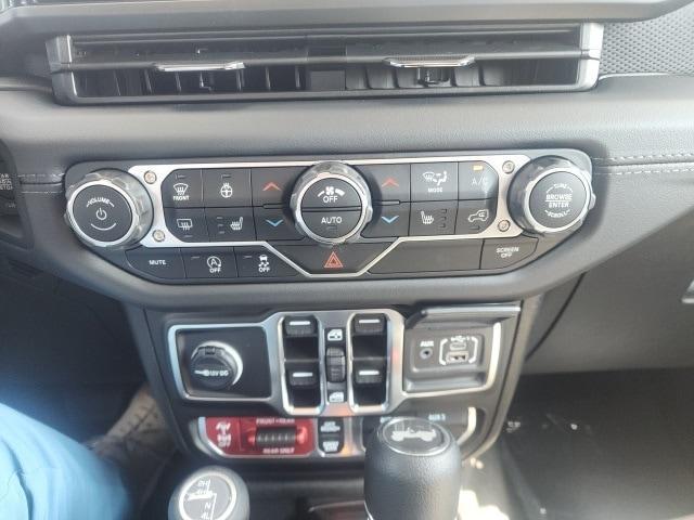 new 2025 Jeep Wrangler car, priced at $57,089