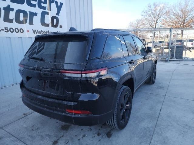 new 2025 Jeep Grand Cherokee car, priced at $42,325