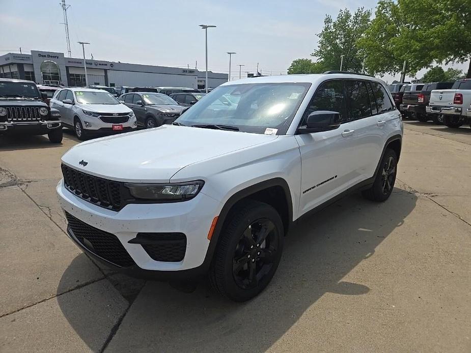 new 2024 Jeep Grand Cherokee car, priced at $44,858