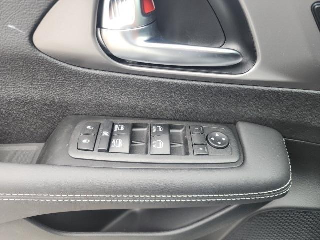 new 2025 Chrysler Pacifica car, priced at $41,690