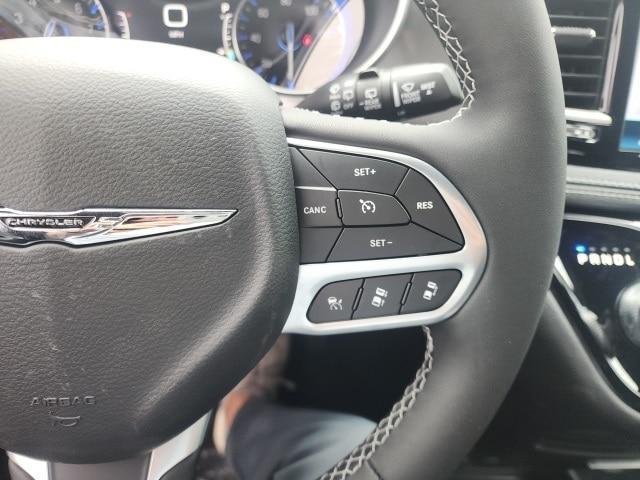new 2025 Chrysler Pacifica car, priced at $41,690