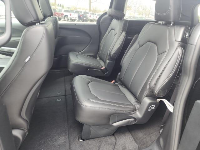 new 2025 Chrysler Pacifica car, priced at $45,597