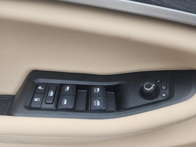 new 2025 Jeep Grand Cherokee L car, priced at $52,001