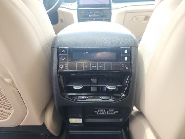 new 2025 Jeep Grand Cherokee L car, priced at $52,001