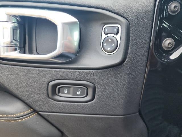 new 2025 Jeep Wrangler car, priced at $49,318