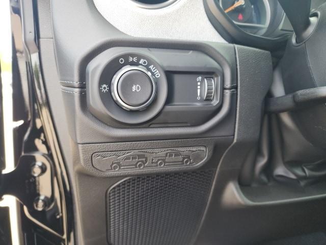 new 2025 Jeep Wrangler car, priced at $49,318
