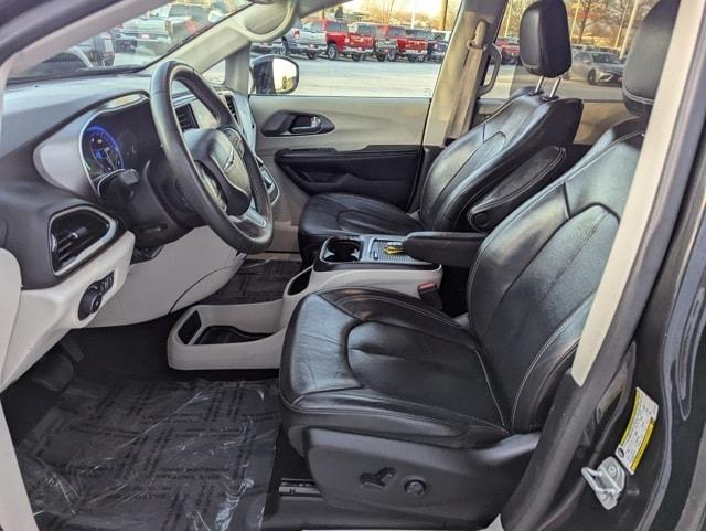 used 2022 Chrysler Pacifica car, priced at $20,912