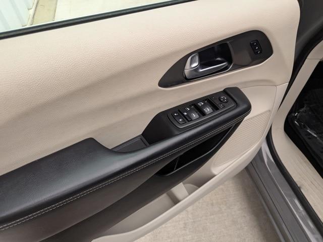 used 2023 Chrysler Pacifica car, priced at $21,858