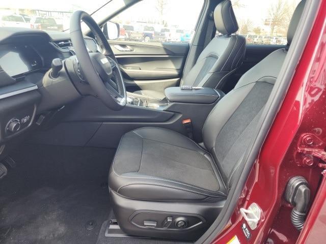new 2025 Jeep Grand Cherokee L car, priced at $44,286