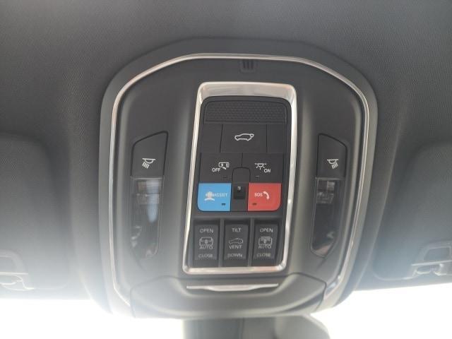 new 2025 Jeep Grand Cherokee car, priced at $56,672