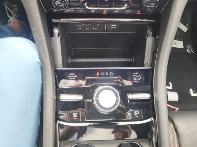 new 2025 Jeep Grand Cherokee car, priced at $56,672