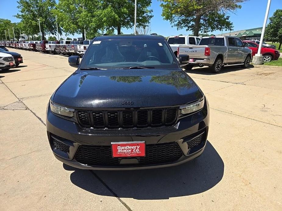 new 2024 Jeep Grand Cherokee car, priced at $45,462