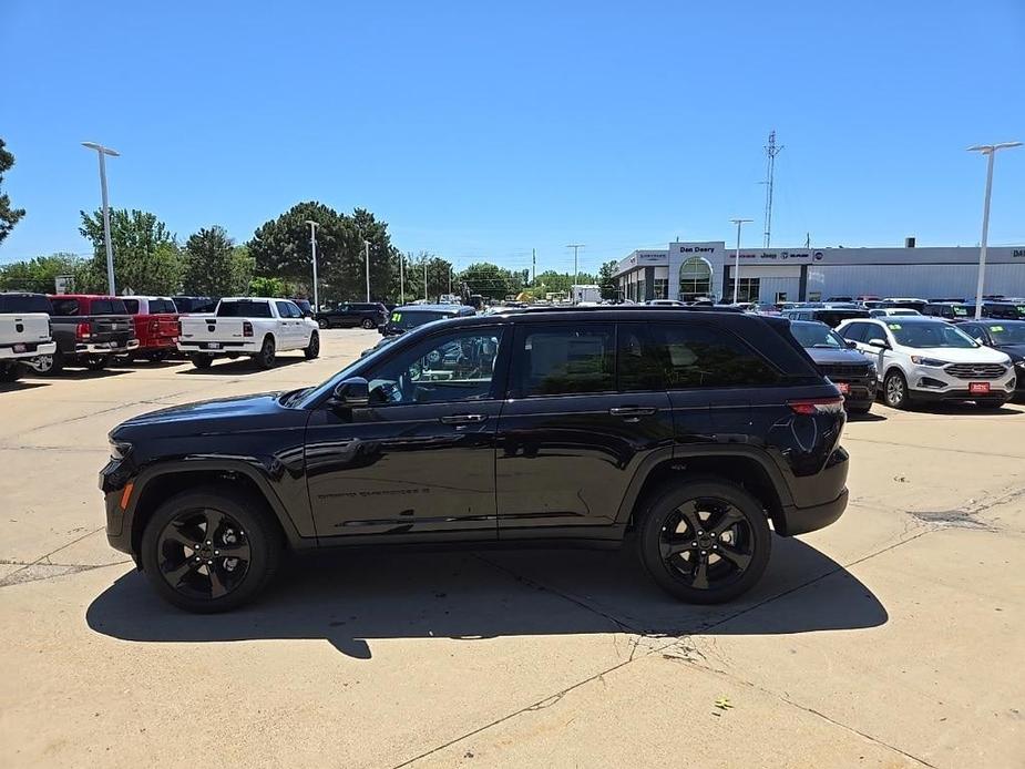 new 2024 Jeep Grand Cherokee car, priced at $45,462