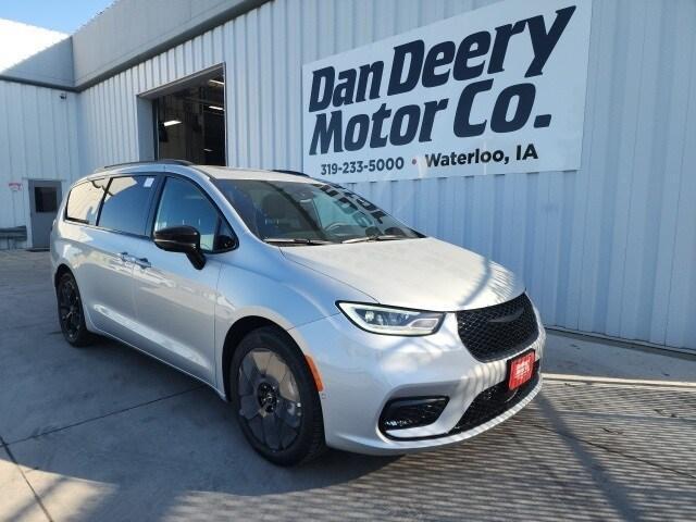 new 2026 Chrysler Pacifica car, priced at $51,312