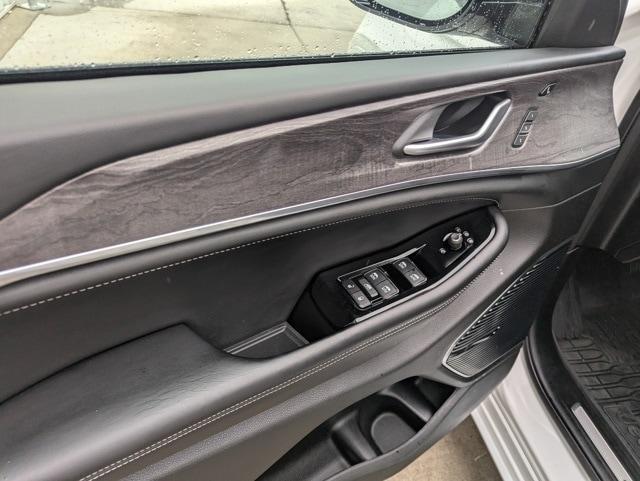 used 2023 Jeep Grand Cherokee car, priced at $37,755