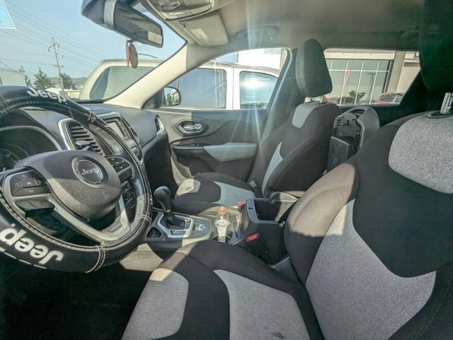 used 2014 Jeep Cherokee car, priced at $7,850