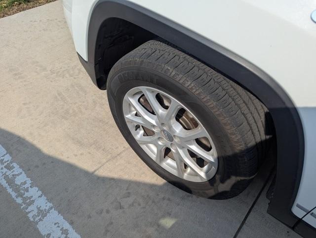 used 2014 Jeep Cherokee car, priced at $7,850