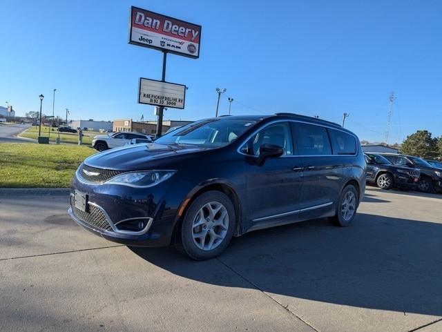 used 2017 Chrysler Pacifica car, priced at $15,950