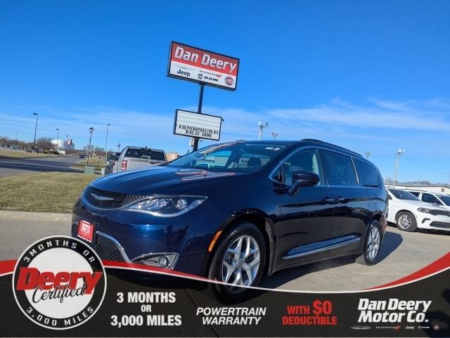 used 2017 Chrysler Pacifica car, priced at $15,199