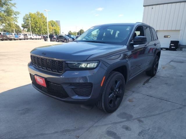 new 2025 Jeep Grand Cherokee car, priced at $42,429