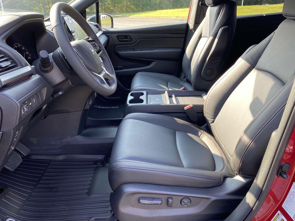 new 2025 Honda Odyssey car, priced at $43,011