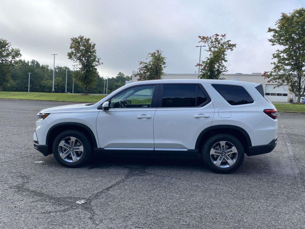new 2025 Honda Pilot car, priced at $43,673