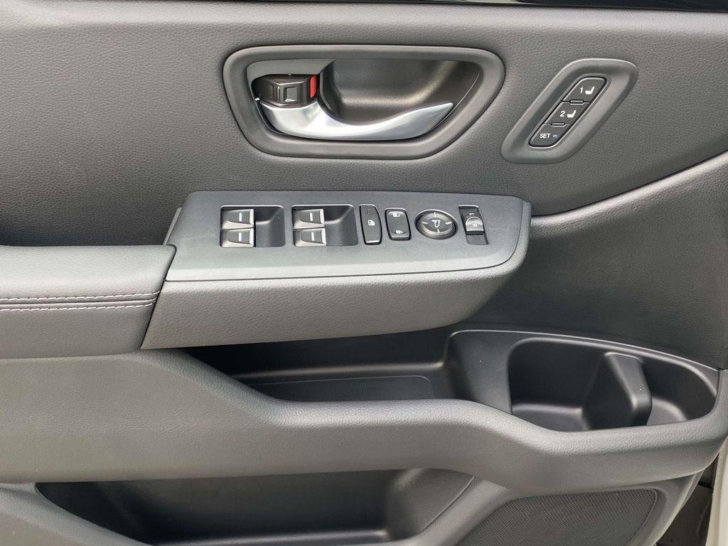 new 2025 Honda Pilot car, priced at $43,673