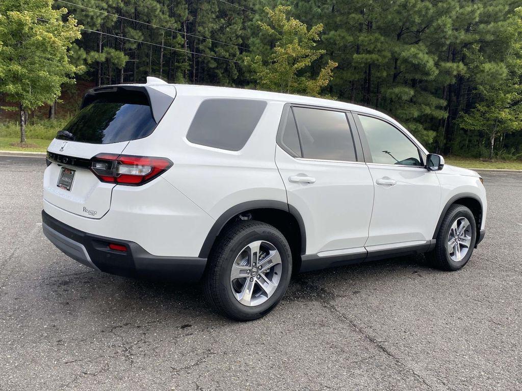 new 2025 Honda Pilot car, priced at $43,673