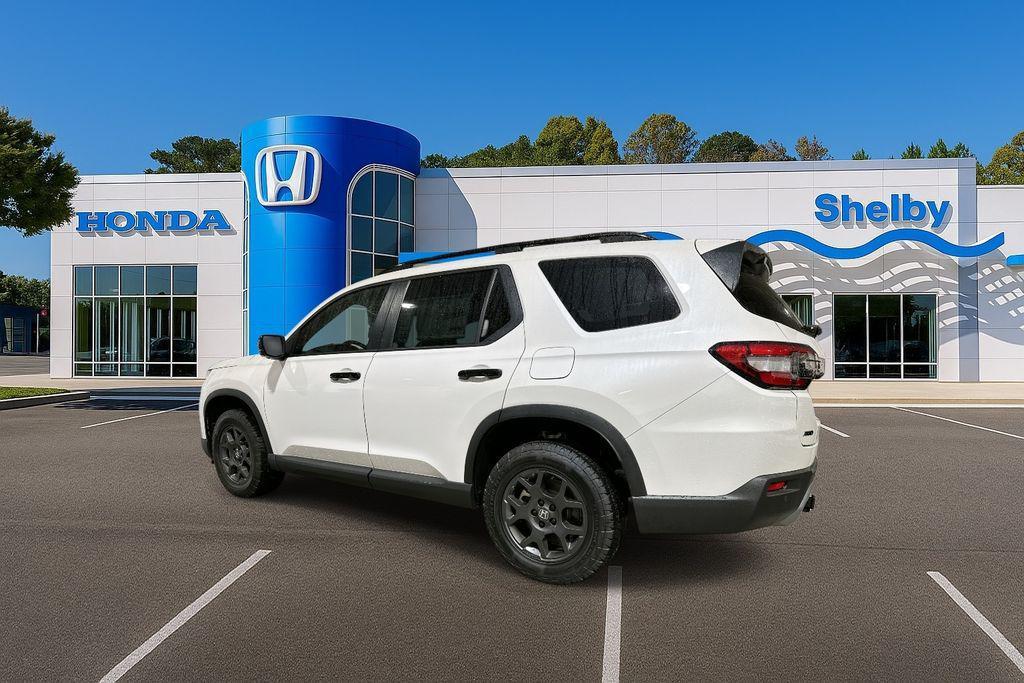 new 2025 Honda Pilot car, priced at $47,240