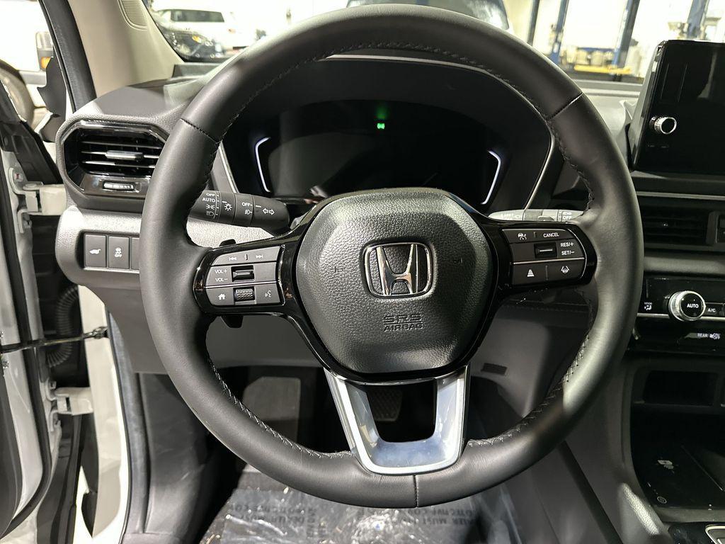 new 2025 Honda Pilot car, priced at $47,240