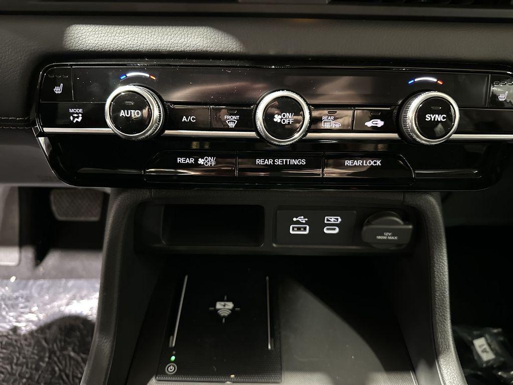 new 2025 Honda Pilot car, priced at $47,240