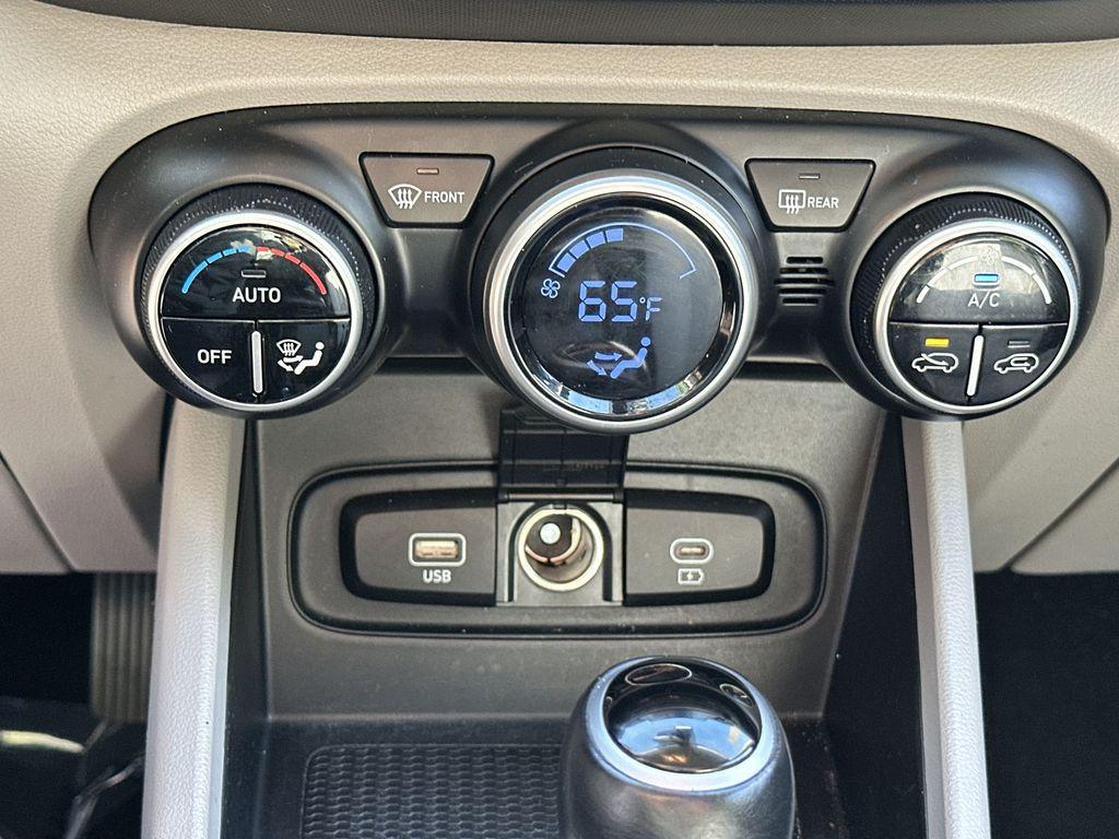 used 2024 Hyundai Venue car