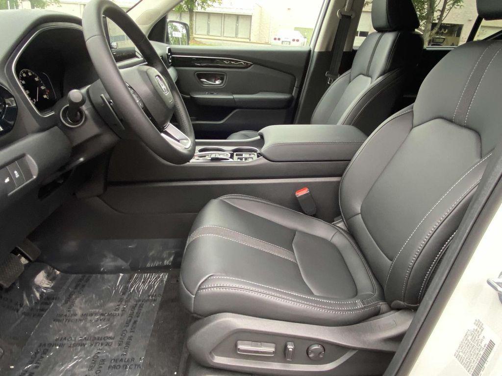 new 2025 Honda Pilot car, priced at $43,630