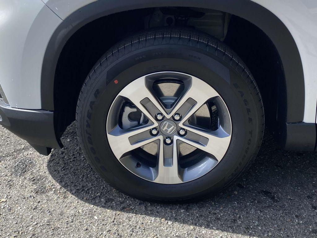 new 2025 Honda Pilot car, priced at $43,630