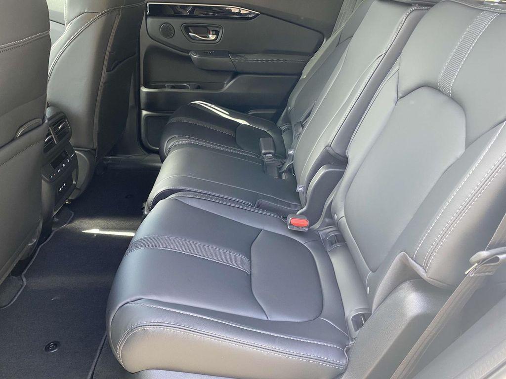 new 2025 Honda Pilot car, priced at $43,630