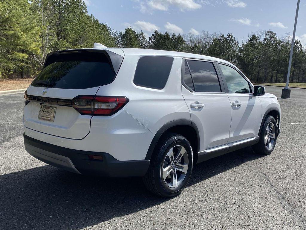 new 2025 Honda Pilot car, priced at $43,630