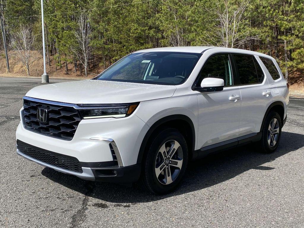 new 2025 Honda Pilot car, priced at $43,630
