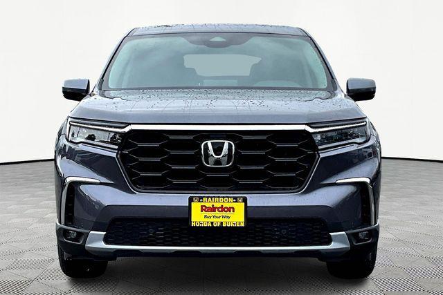 new 2025 Honda Pilot car, priced at $42,797
