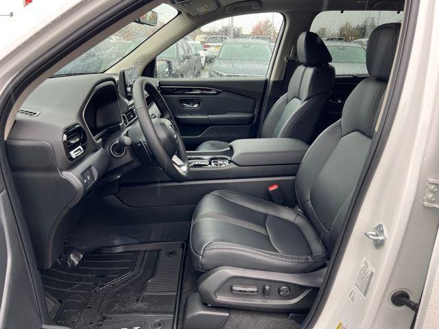 new 2025 Honda Pilot car, priced at $50,780