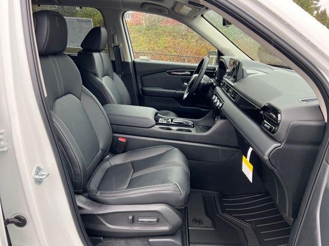 new 2025 Honda Pilot car, priced at $50,780