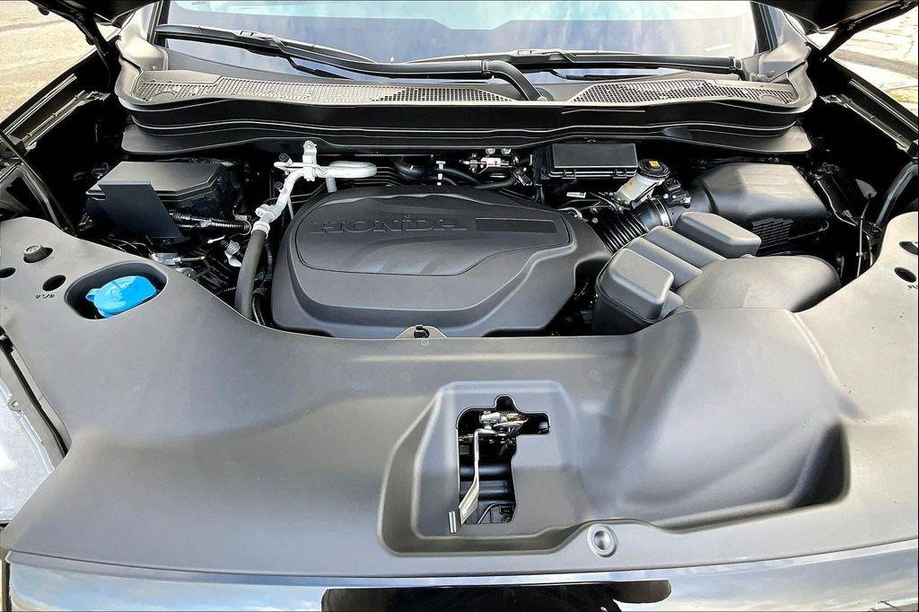 new 2025 Honda Ridgeline car, priced at $41,977