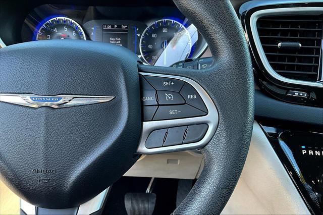 used 2017 Chrysler Pacifica car