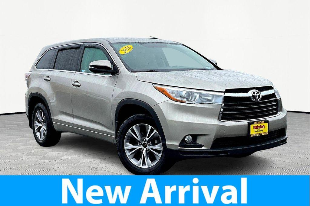 used 2016 Toyota Highlander car, priced at $18,888