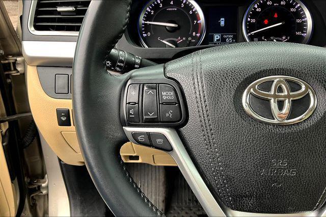 used 2016 Toyota Highlander car, priced at $16,888